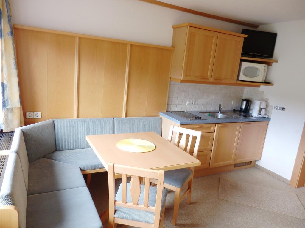 Apartamento Haus Elisabeth Berwang Habitación foto
